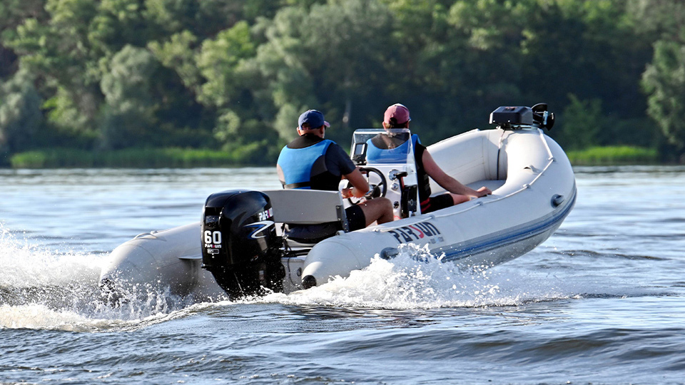 T8 Outboard Motor